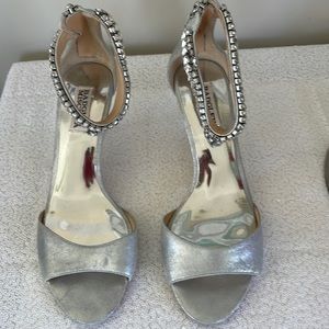 Badgley Mischika size 8 silver heels with rhinestones